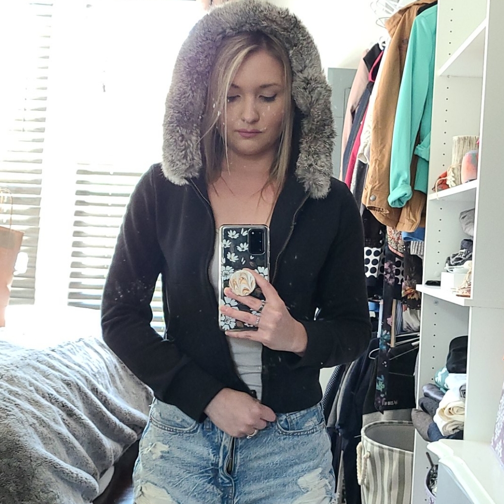 Light jacket/sweater with fur hood